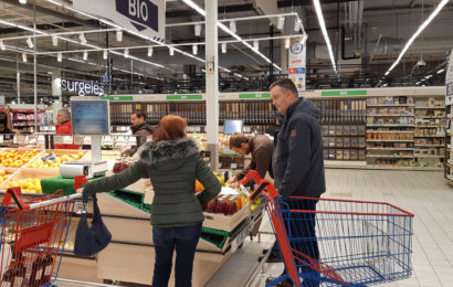 Les agriculteurs auprès des consommateurs pour lire les étiquettes