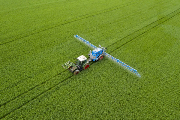 Planification écologique : baisse des phytosanitaires et accélération sur les nouvelles énergies